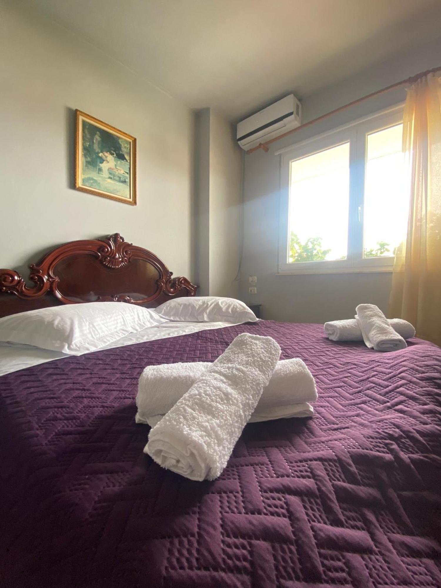 Stay The Night Shkodra Apartment City Centre エクステリア 写真